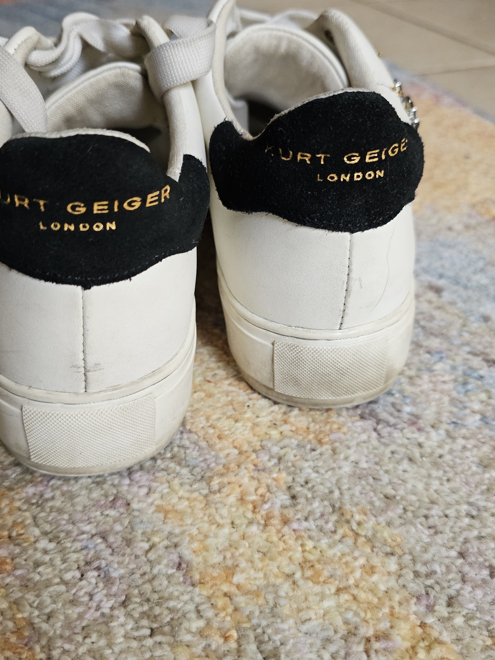 Kurt Geiger Embellished White Beaded Evil Eye London Sneakers Size Womens 9 - Picture 4 of 8